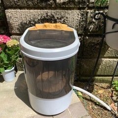 お部屋でコンパクト洗濯機