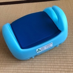 ジュニアシート  チャイルドシートの画像