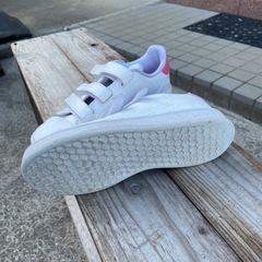 ジュニア　スニーカー　adidas スタンスミスの画像