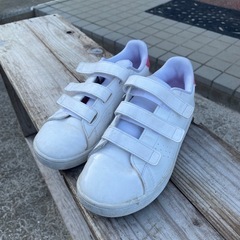 ジュニア　スニーカー　adidas スタンスミス