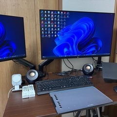 4K32インチ、1080p24インチモニター、PCデスクセット