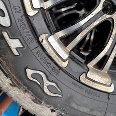 ハイエース　キャラバン　ロクサーニ　バトルシップ195/80R15の画像