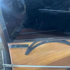 リサイクルショップどりーむ荒田店 No3525 液晶テレビ　４２型　東芝　少し大き目♪　２０１１年製　リモコン付き♪　※画面変色ありの画像