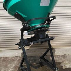 タカキタ中古肥料散布機　コンポキャスタ