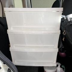 3段プラスチックタンスの画像