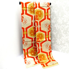 昔 子供帯 アンティーク 正絹 丸帯仕立 ベージュ オレンジ 金 銀 亀甲調 花  レトロ 大正ロマン 昔着物 長さ347cm 【キモノオフ野々市若松店】の画像