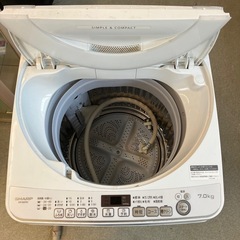 T2506-180 SHARP 洗濯機 ES-KS70V 2020年製 動作確認済み キズ汚れヘコミ有りの画像