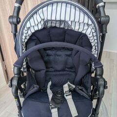 A型ベビーカー　Combi　メチャカルハンディオート4キャス