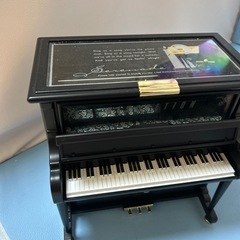 ピアノ型　オルゴール　　アクセサリーケースの画像