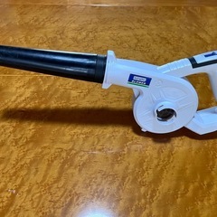 ELEVARIO  バッテリー式電動工具セット の画像