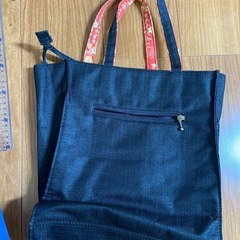 猫 和柄バックの画像