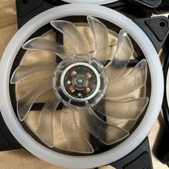 120 mmケースファンRGB 白 4個 セットの画像