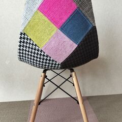 不二貿易 イームズチェア 幅51×奥行46×高さ82㎝ ミックス ダイニングチェア シェル型 パッチワーク の画像
