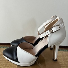 【美品】23cm　パンプス　ヒール　ストラップ付の画像