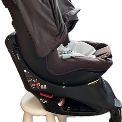 エールべべ.チャイルドシートの画像