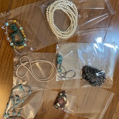 ネックレス ブレスレット ヘアバンド
