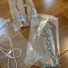 ネックレス ブレスレット ヘアバンド
の画像
