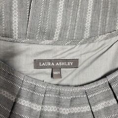 LAURA ASHLEY ローラアシュレイ　刺繍　半袖ワンピース...