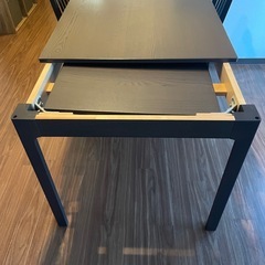 IKEA EKEDALEN 伸長式テーブル ※お渡し期間の指定あり の画像