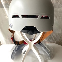 NEVA 軽量ヘルメットの画像
