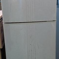 125Lの冷蔵庫です。冷凍もあります。