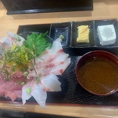 今月21日18時30より鈴鹿にて食事会します。