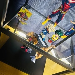 ガラス コレクション棚の画像