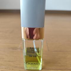 CHANEL シャネル N°19　オードトワレ　香水　100mlの画像