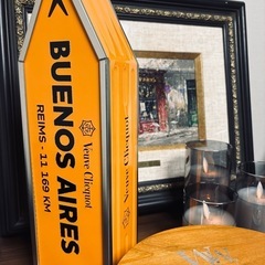 veuve clicquotアローケースの画像