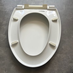 TOTOトイレ便座の画像