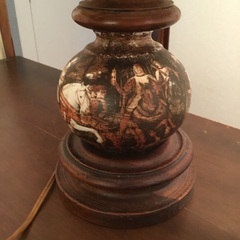 絵画装飾の陶器ランプの画像