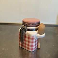 【未使用品】フランス製　陶器の塩入れ