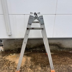 3弾脚立