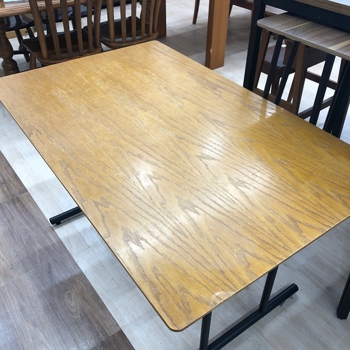 市場株式会社   机のご紹介です！！