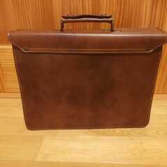 【新品】本革 ヌメ革 バッグ カバン ショルダーバッグ 茶色の画像