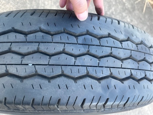 ハイエース純正5本タイヤセット