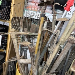 ショベル　ツルハシ　クワなど　長もの道具の画像