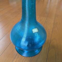 沖縄のガラス瓶　73cmの画像