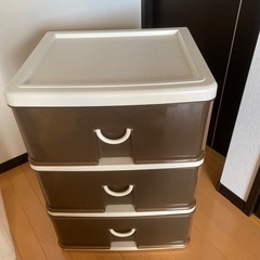 3段チェストの画像