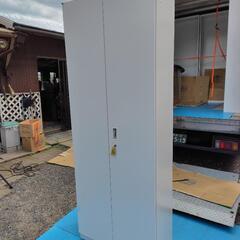 ブランドメーカー「ITOKI」書庫＆物入れ美品（残りあと３台です。の画像