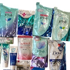 【未開封多数 まとめ売り】日用品 詰め替え シャンプー メリット Dove ボディソープ ハミガキ粉 歯ブラシ セット アクアフレッシュ クリーンデンタル White&White 除菌洗剤 ブリーチ Magica 洗剤 まとめ売り 未使用 お得 生活用品 詰め合わせの画像