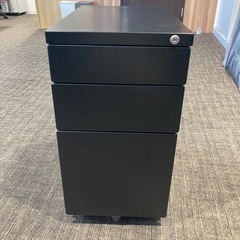 オフィス家具　サイドデスク黒中古