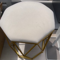 おしゃれ椅子テーブルセットの画像