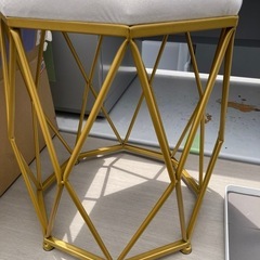 おしゃれ椅子テーブルセットの画像