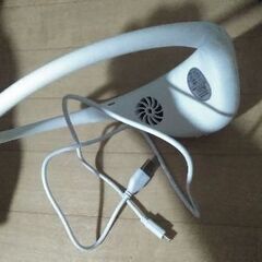 ハンズフリーネックファン 扇風機　充電式の画像