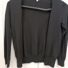 カーディガン2種（黒と黄色）の画像