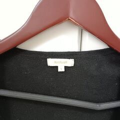 カーディガン2種（黒と黄色）の画像