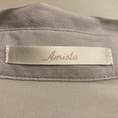 Amista シアーブラウス ライトグレー ブルー系の画像