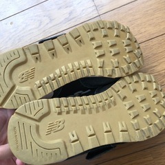 女の子NEWBALANCEシューズの画像