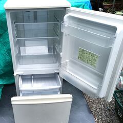 ★動作保証!!お届け可!!★ SHARP 137L 2ドア 冷凍冷蔵庫 SJ-D14B-Wの画像